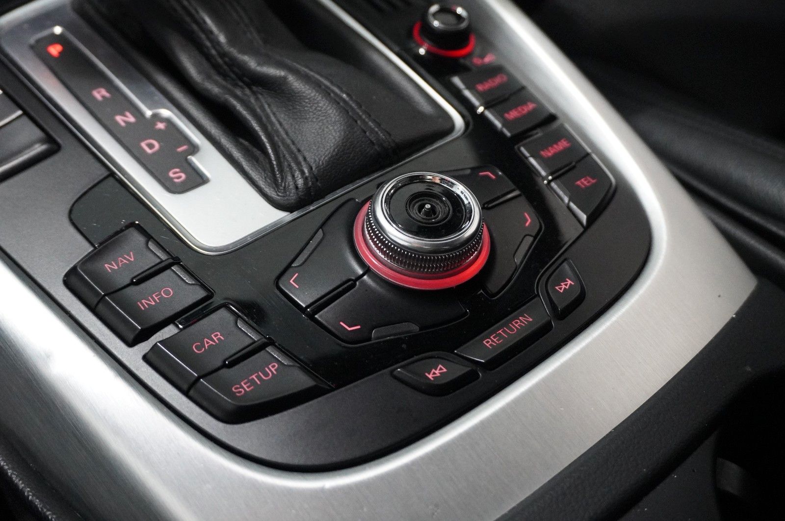 Fahrzeugabbildung Audi Q5 3.0 TDI V6 S-LINE QUATTRO NAVI/BI-XENON/SPORT