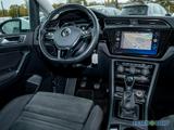 Volkswagen Touran 1.5TSI HIGHLINE LED/NAVI/ACC/STANDHEIZUNG - VW Touran Gebrauchtwagen in Magdeburg
