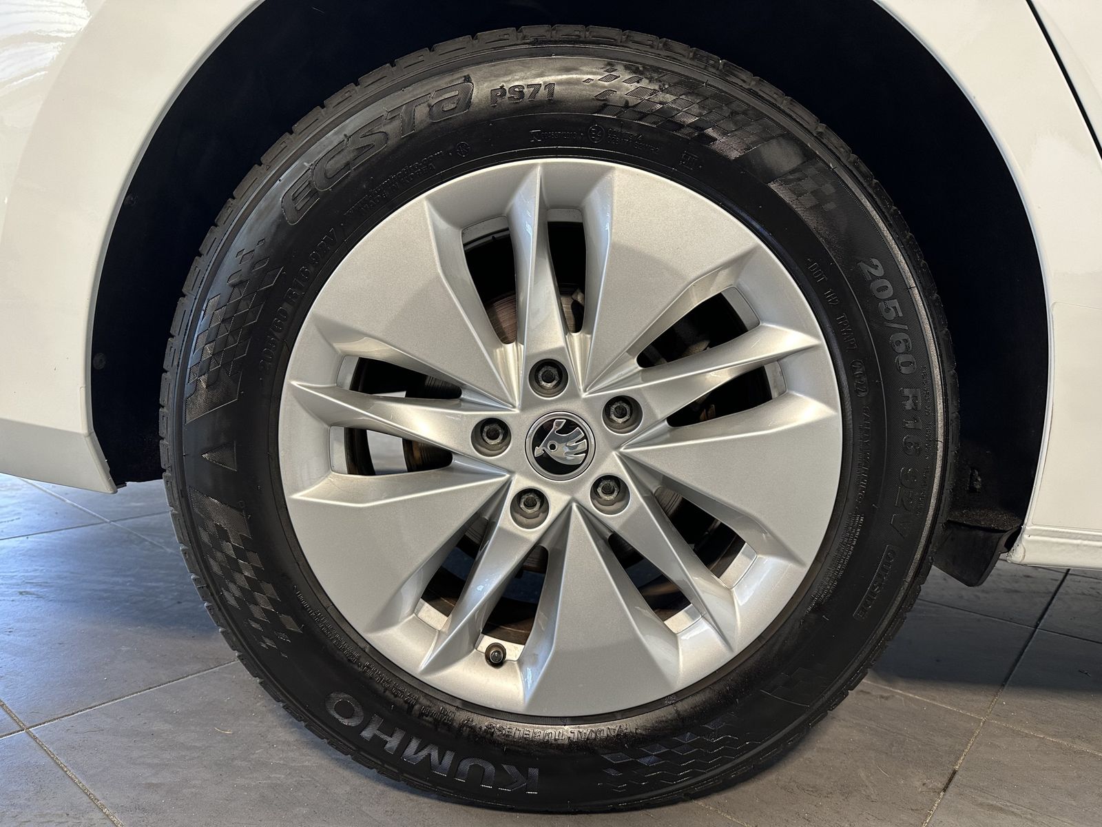 Fahrzeugabbildung SKODA Octavia Combi 2.0 TDI DSG Ambition NAV+LED+VCOCK