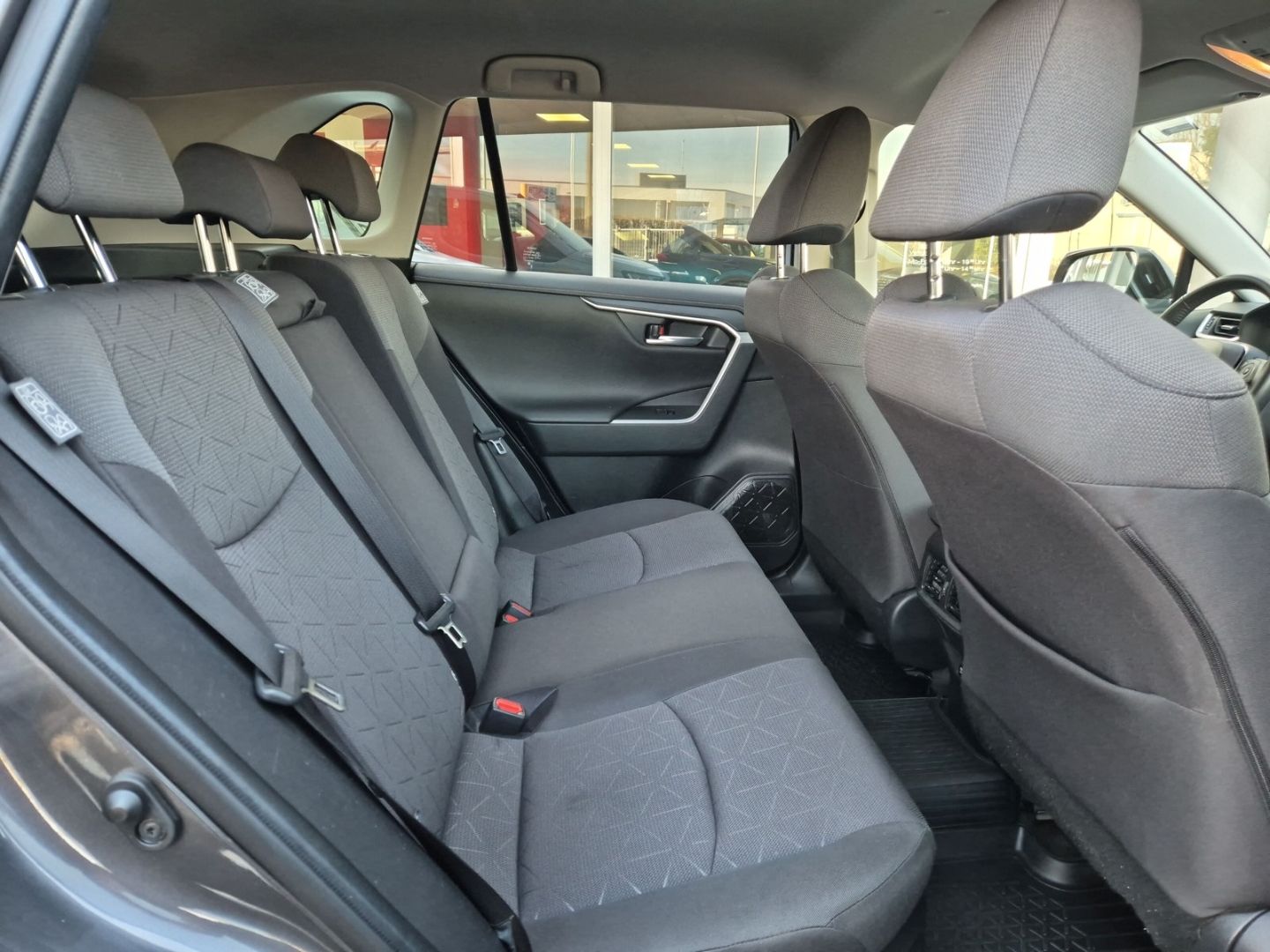 Fahrzeugabbildung Toyota RAV 4 4x2 Team D Hybrid 2.5 Navi LED ACC El. He