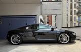 Audi R8 4.2 V8 - Audi R8: 4.2
