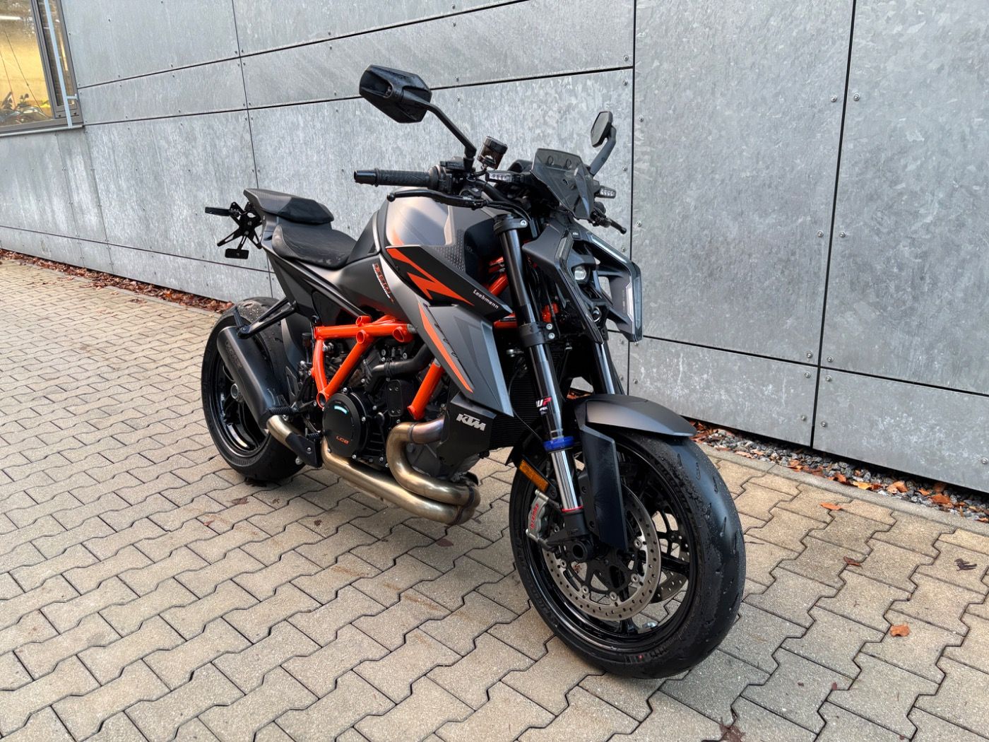 Fahrzeugabbildung KTM 1390 Super Duke R Evo 2024 Techpack, Remus