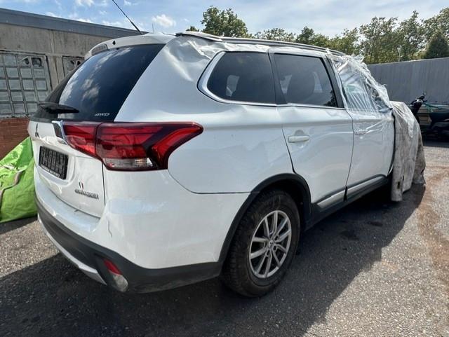 Mitsubishi Outlander Plus 4WD