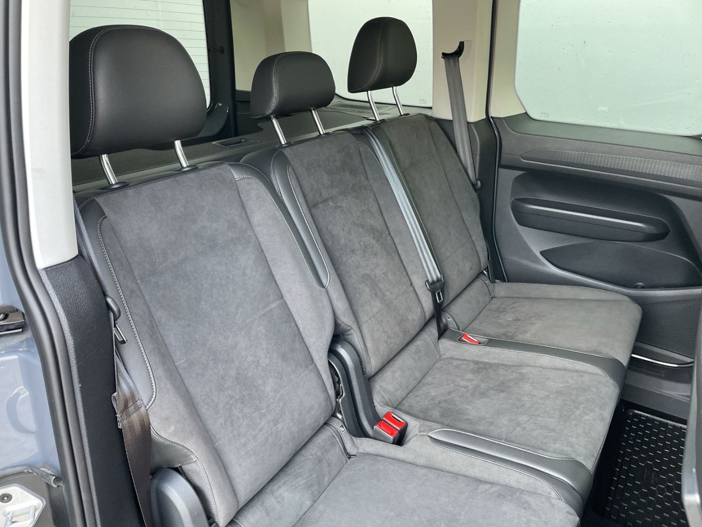 Caddy 1.5 TSI DSG Style Kamera/ACC/LED/Navi/App-