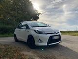 Toyota Yaris 1,5 Hybrid *KEYLESS, KAMERA, TEMPOMAT* - gebrauchte Toyota Yaris aus dem Jahr 2013