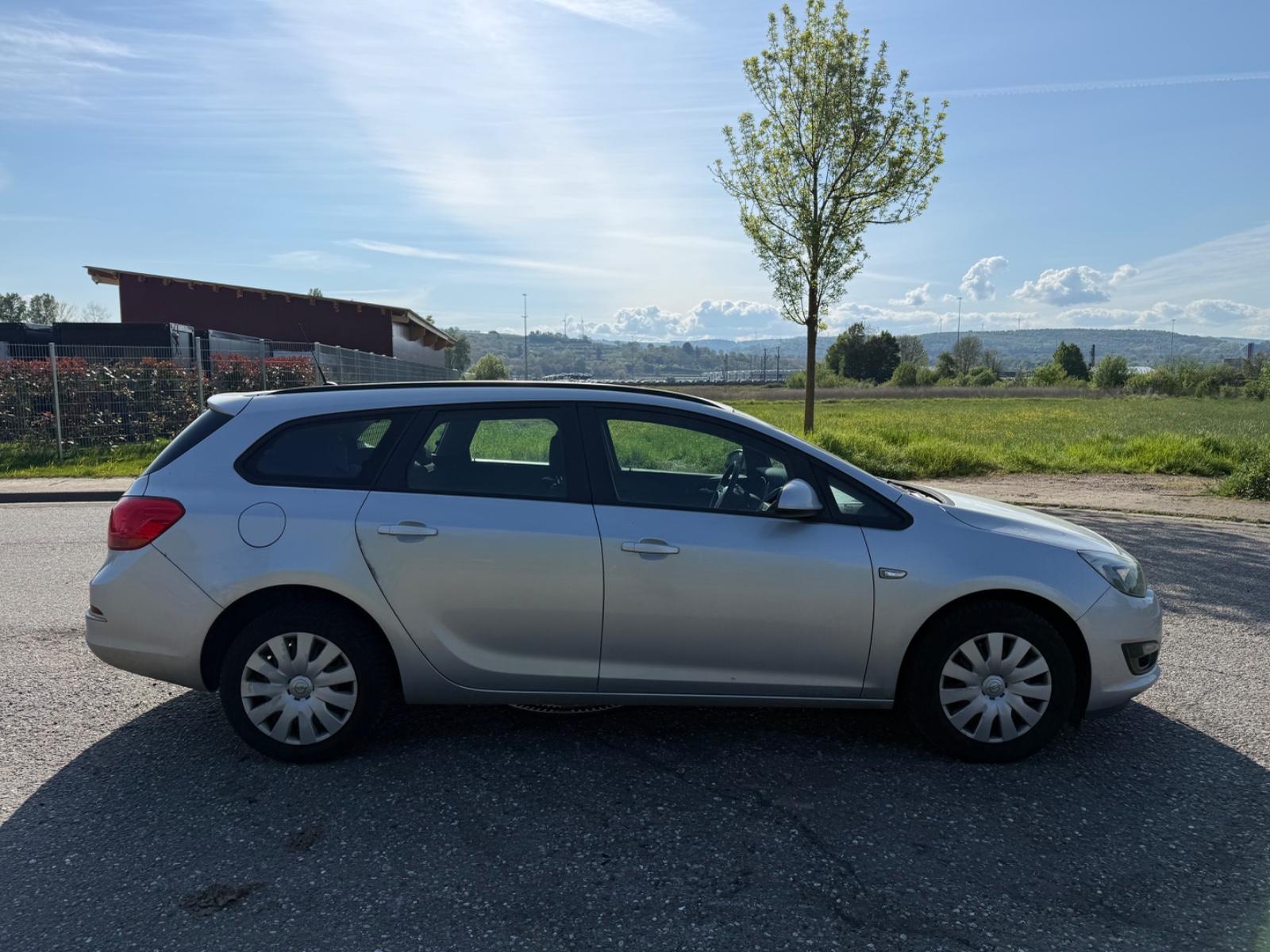 Opel Astra 2015 — engine 1.598 cm³, 110 HP (81kW)