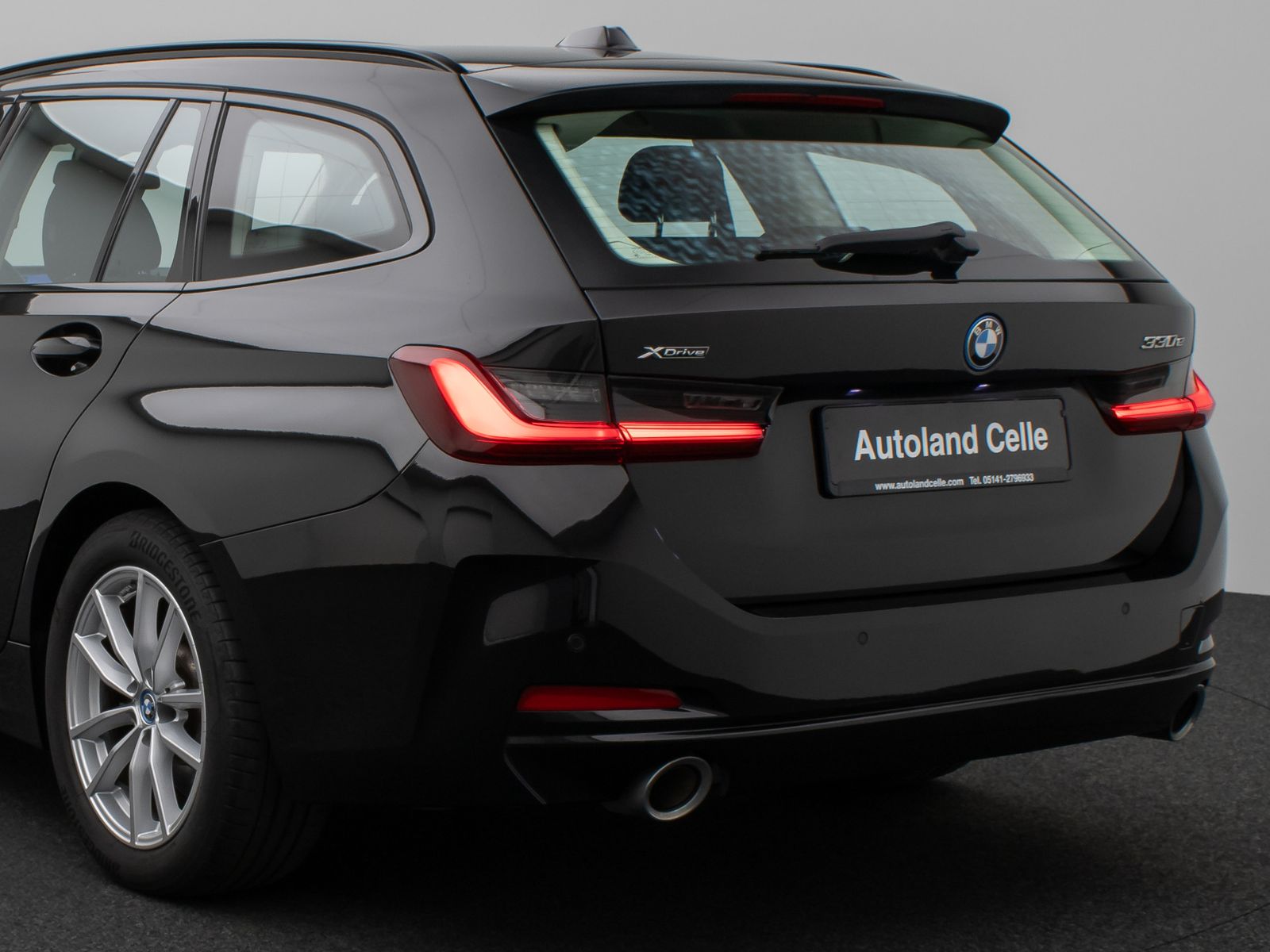 Fahrzeugabbildung BMW 330e xD DAB CockPit+ PDC Geschwindigkeitsreg