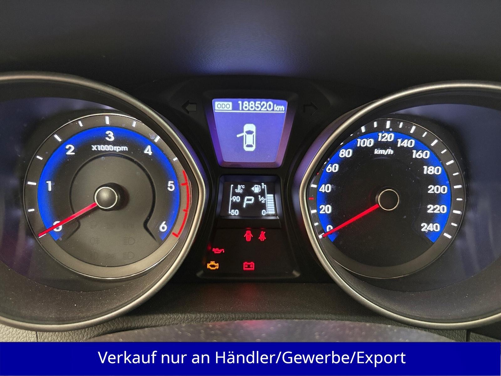 Hyundai i30 2015 — фото 10