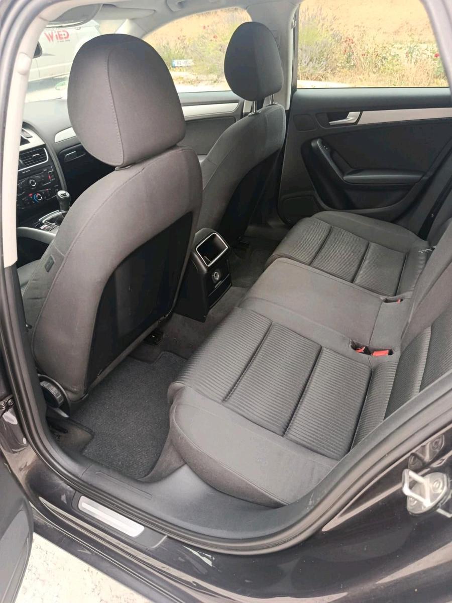 Audi A4 2010 — photo 12