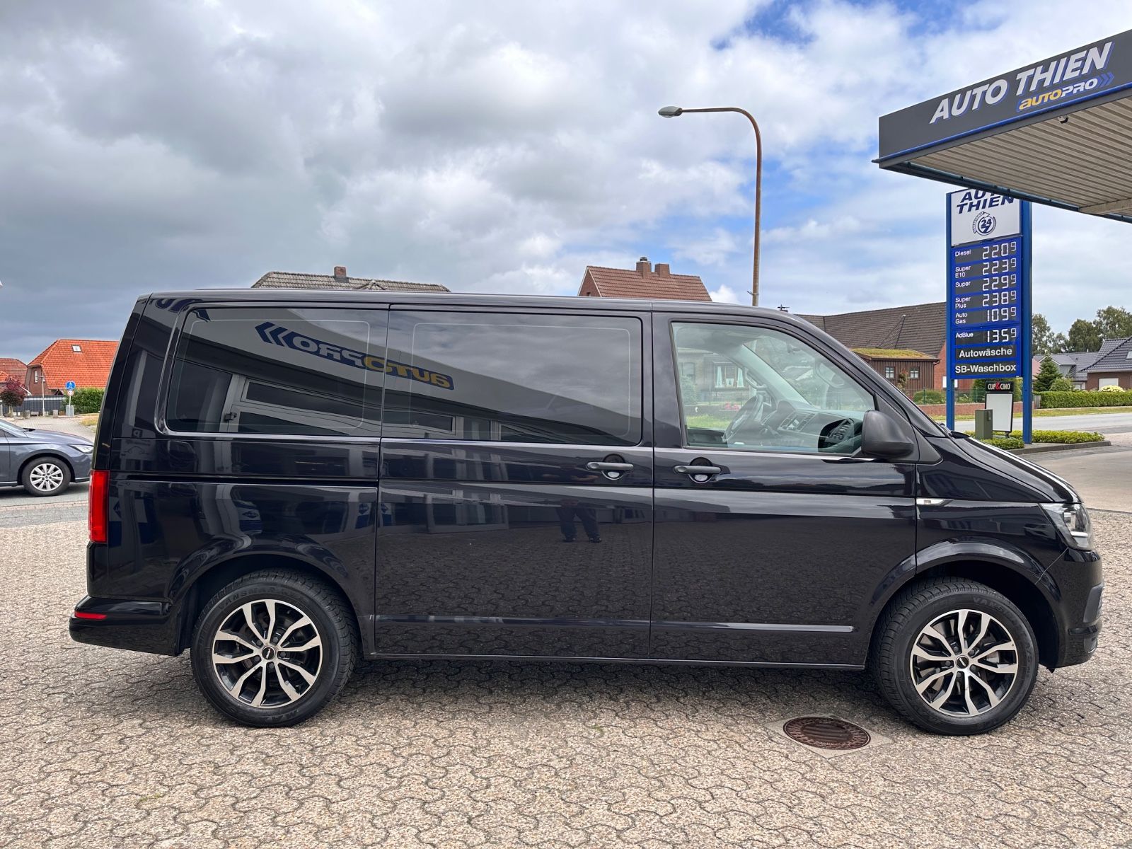 Fahrzeugabbildung Volkswagen T6 Multivan 2.0 TDI 4Motion DSG AHK/Navi/APP