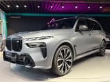 BMW X7 M60i*HUD*SKY*PANO*KEY*SOFT*DIS*MASSA*23ZOLL* - BMW X7 M60 in Berlin