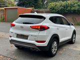 Hyundai Tucson°Intro Edition°4WD°Allrad°Euro 6°Automati° - Hyundai TUCSON mit Diesel-Antrieb