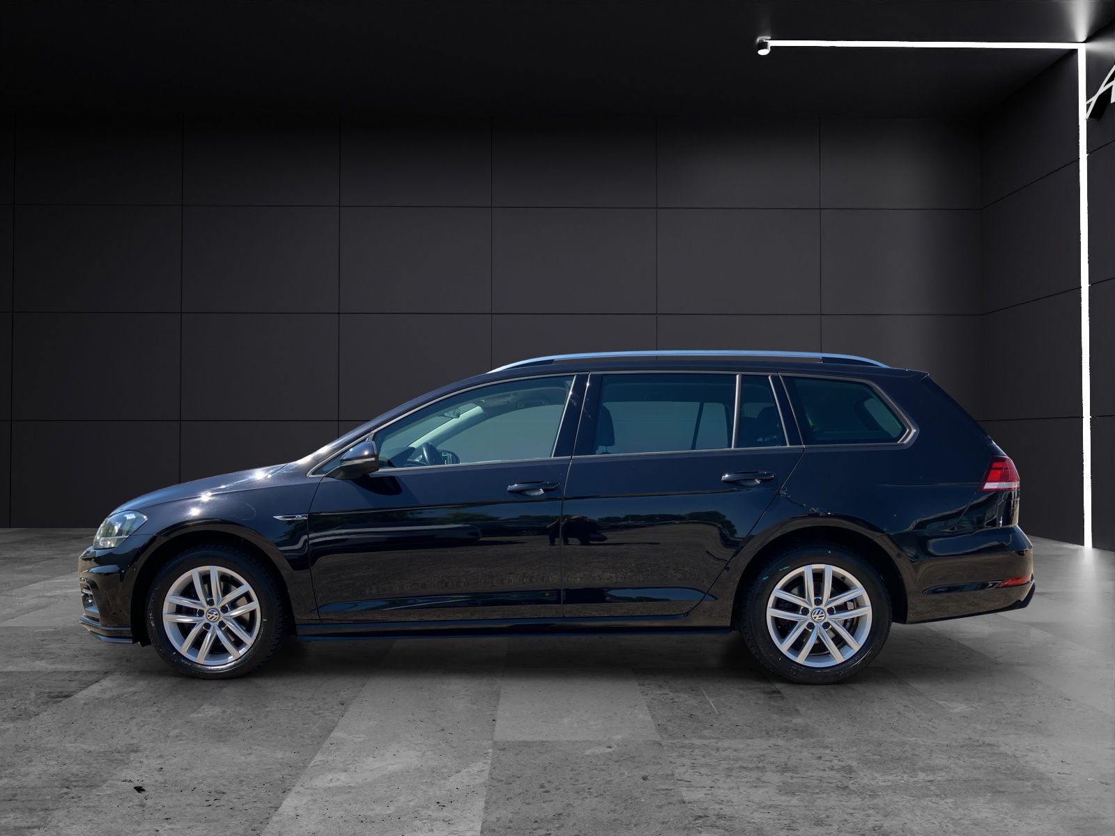 Fahrzeugabbildung Volkswagen Golf VII Variant Comfortline R-Line TDI DSG ACC