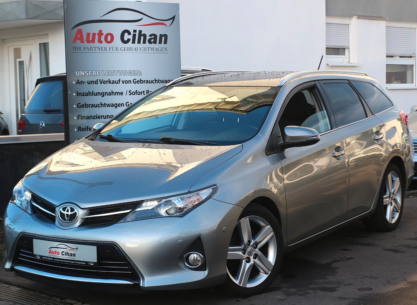 Toyota Auris Touring Sports Executive NAVI! AHK! VOLL!