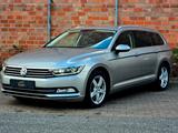 Volkswagen Passat Variant Highline ACC LED DIGITAL Massage - VW Passat Variant Gebrauchtwagen in Hamburg