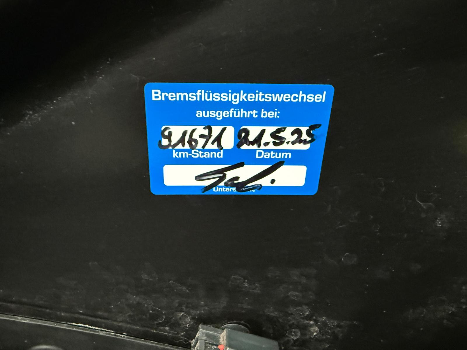 Volvo XC60 2.0 D4*MOMN*R-DSGN*2WD*ACC*PAN*CAM*BI-XN*AH