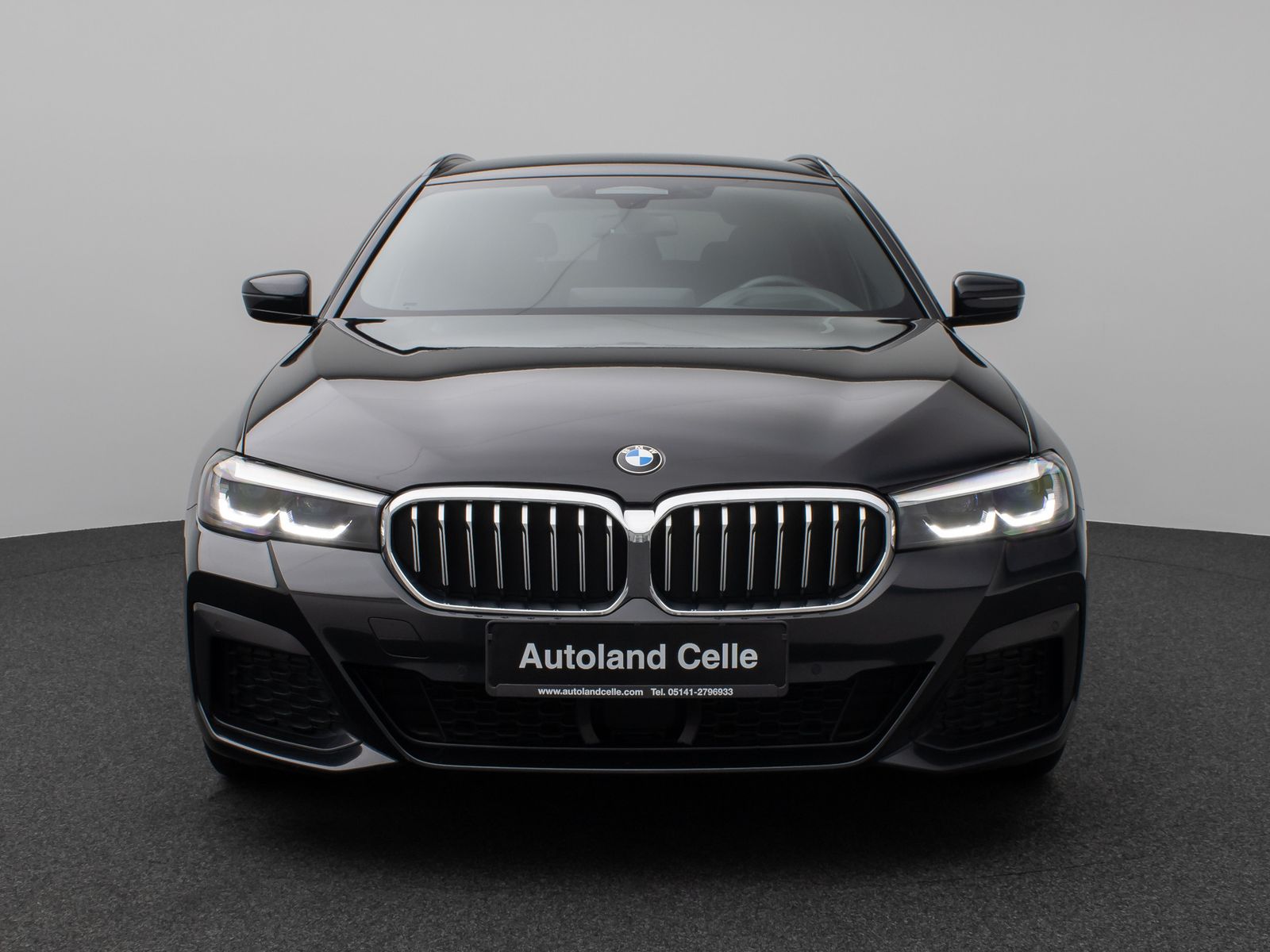 Fahrzeugabbildung BMW 520d xD M Sport Kamera HUD DAB HiFi Stop&Go AHK