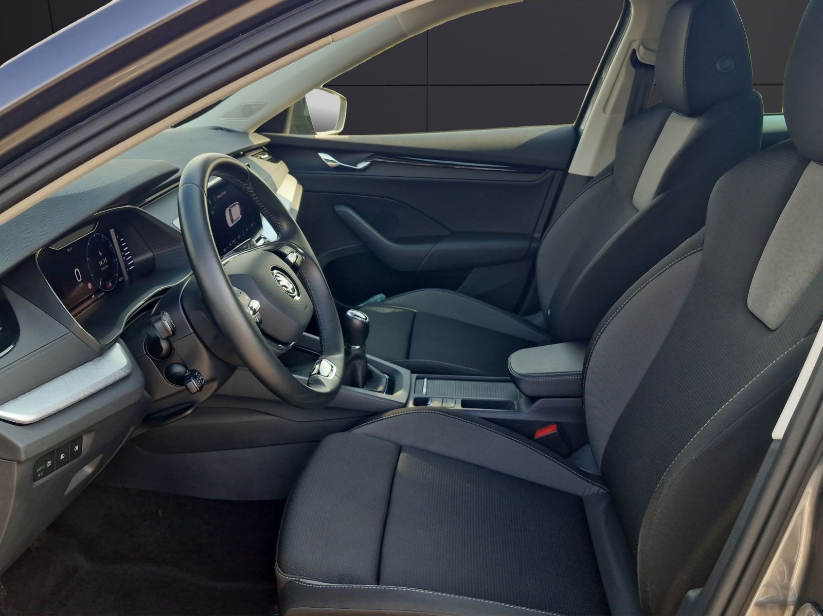 Fahrzeugabbildung SKODA Octavia Combi Ambition 2.0 TDI LED Navi AHZ SH A