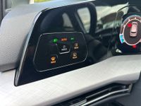 Volkswagen Golf VIII 1.5TSI Life RKam Totwinkel HuD Navi