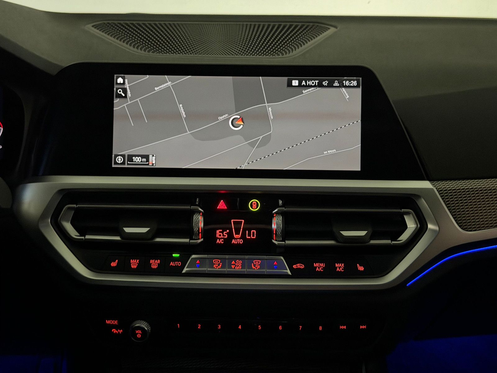 Fahrzeugabbildung BMW 330 i xDrive M SPORT/LASER/H&K/PANO/MEMORY/DE FZ
