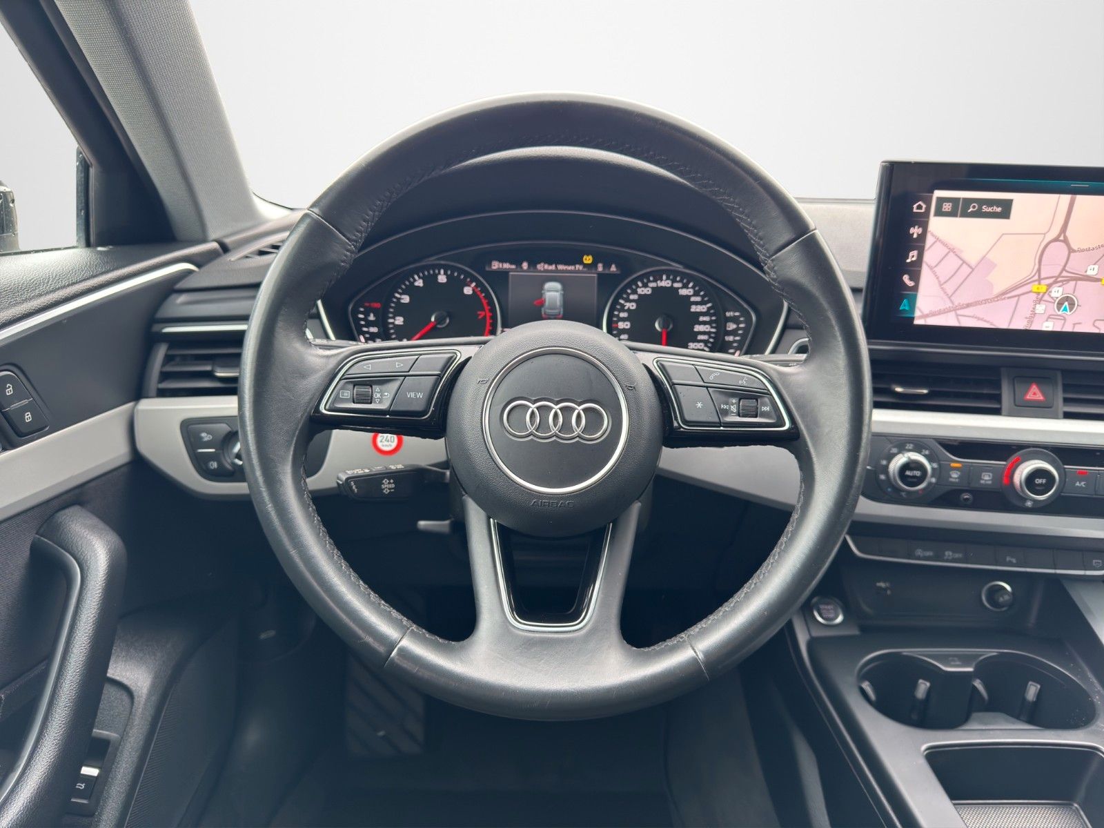 Fahrzeugabbildung Audi A4 AVANT 35 TFSI BLACK S-TRONIC NAVI LED ALLWETT