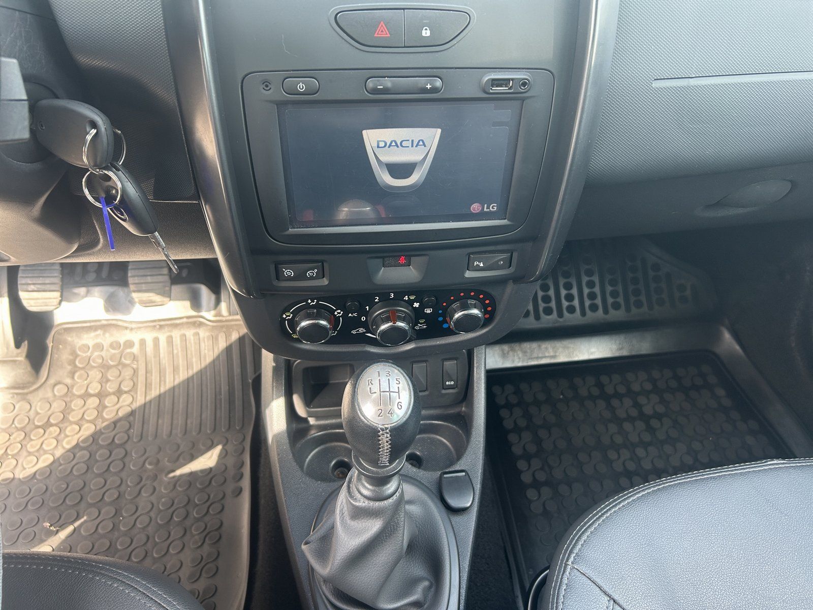 Fahrzeugabbildung Dacia Duster 1,2 TCe 125 Prestige
