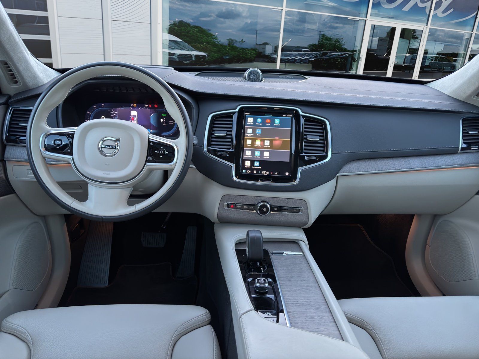 Fahrzeugabbildung Volvo XC 90 Ultimate Dark Recharge Plug-In Hybrid AWD