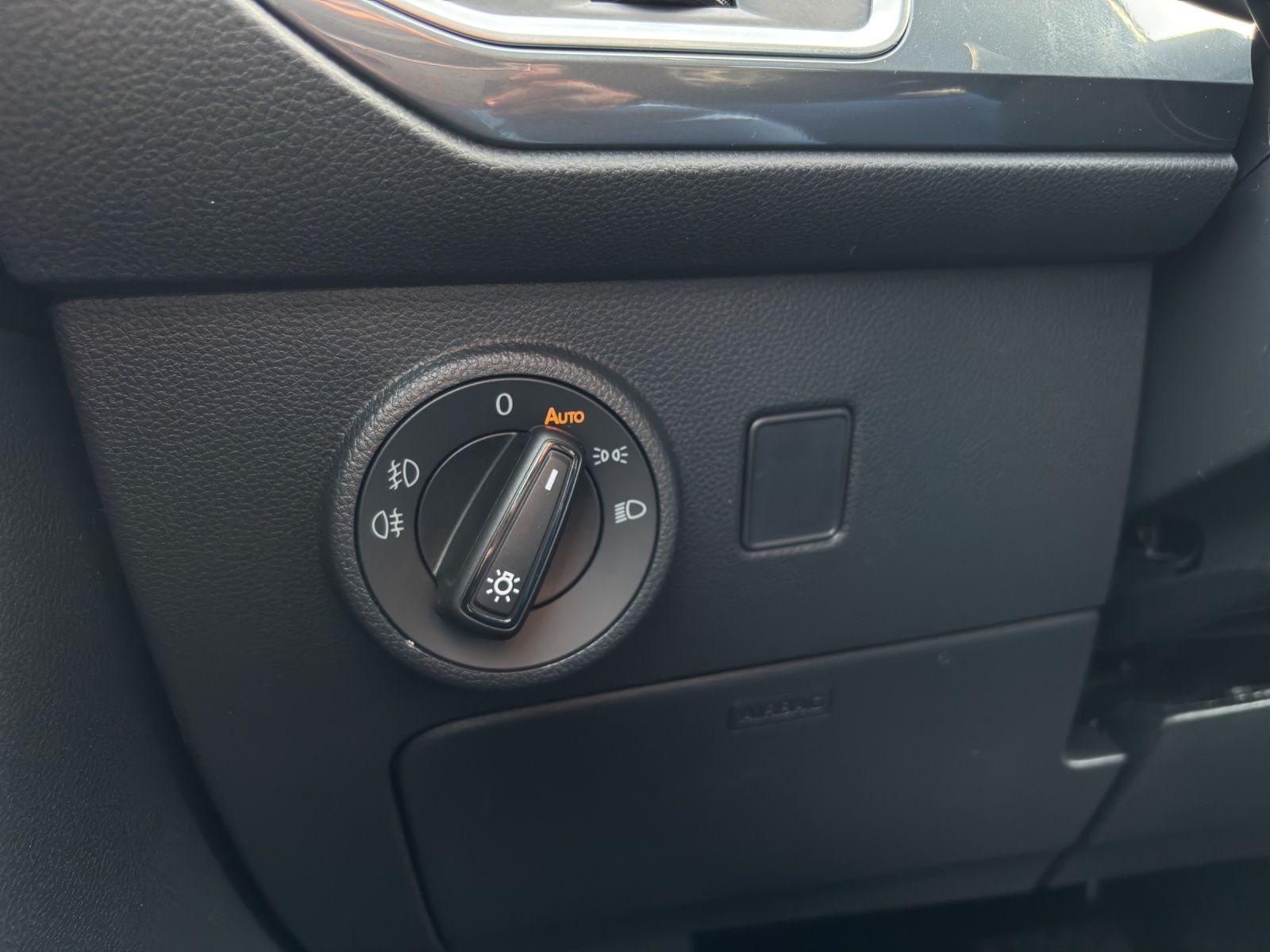 Fahrzeugabbildung SEAT Ateca Road Edition 1,5 TSI DSG GJR Kessy