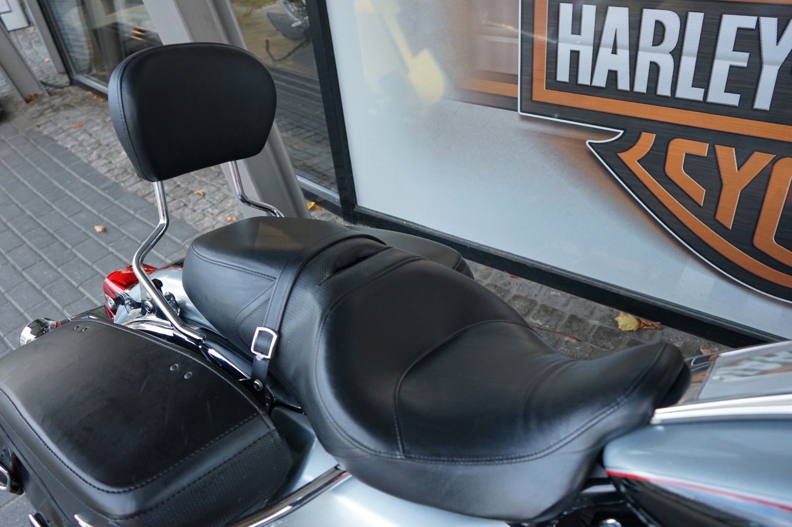 Fahrzeugabbildung Harley-Davidson Road King Classic mit Jekill & Hyde, Ape Lenker