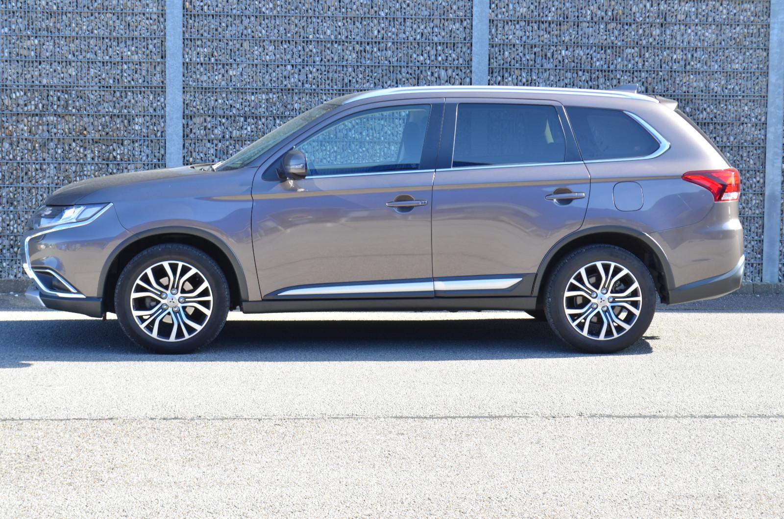 Mitsubishi Outlander 4WD*KLIMA*AHK*360CAM*CARPLAY*ANDROID