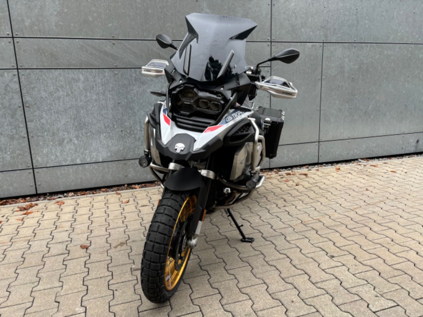 Fahrzeugabbildung BMW R 1250 GS Adventure Trophy Öl Inclusiive 5/50000