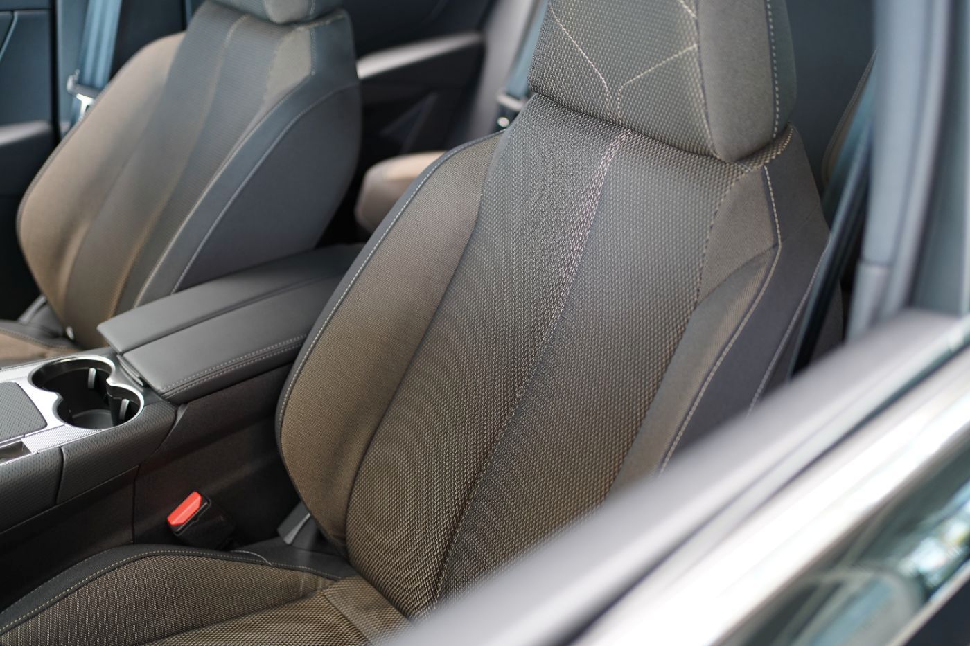 Fahrzeugabbildung DS Automobiles DS7 BlueHDi 130 EAT8 Bastille Automatik Navi