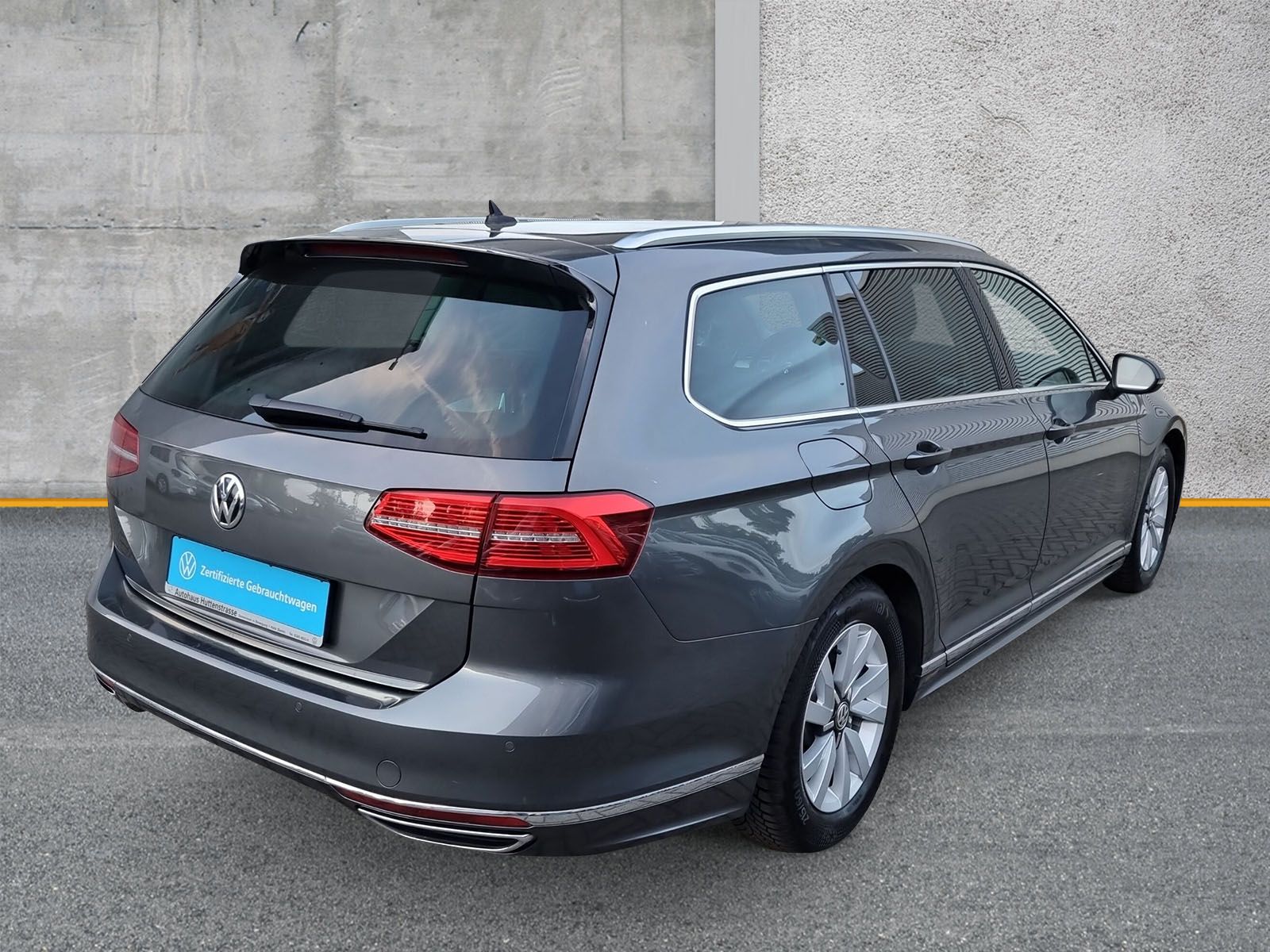 Fahrzeugabbildung Volkswagen Passat Variant 1.8 TSI DSG R-Line AHK eKLAPPE KA