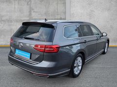 Fahrzeugabbildung Volkswagen Passat Variant 1.8 TSI DSG R-Line AHK eKLAPPE KA
