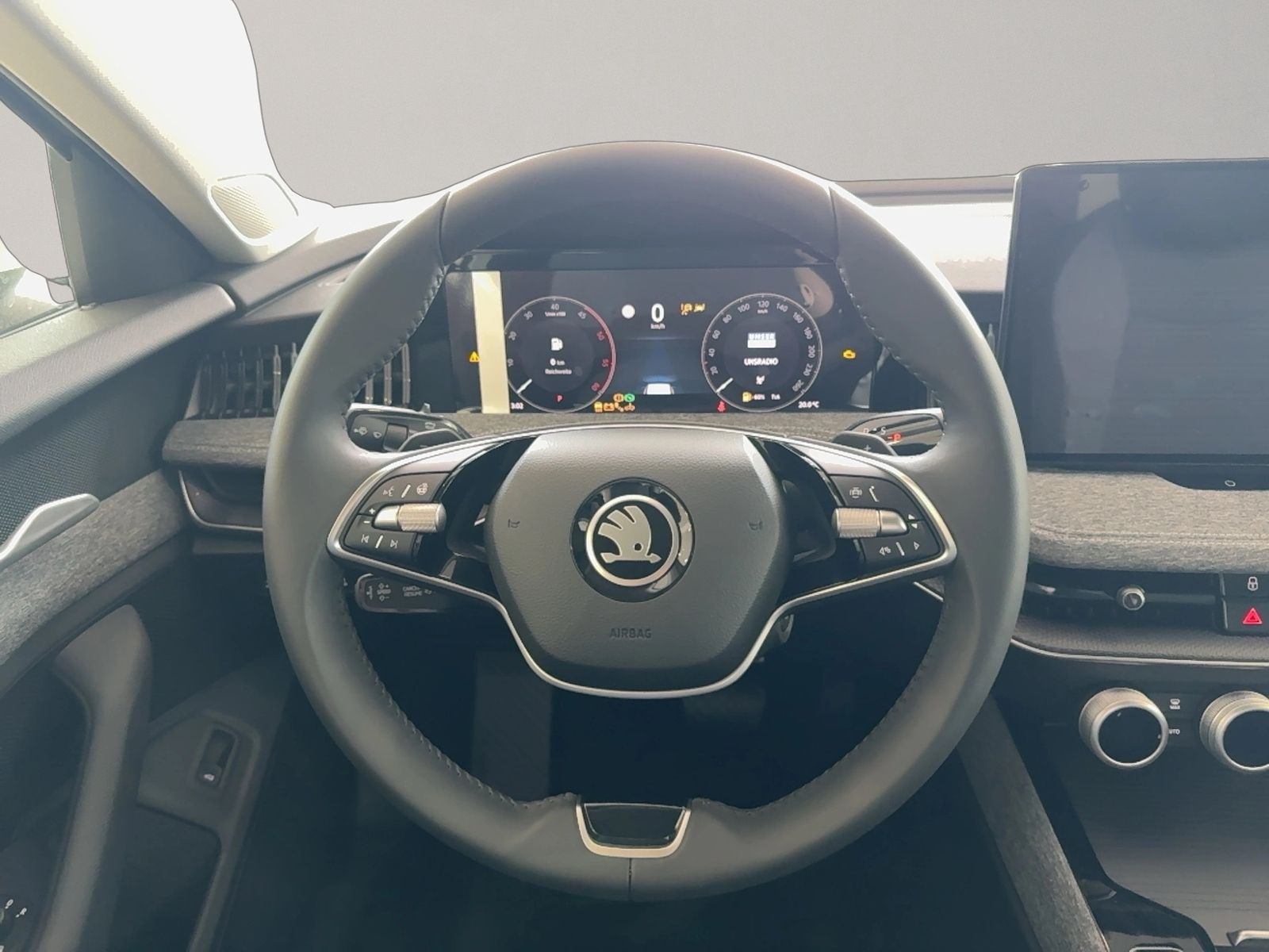 Superb Combi 2.0 TDI Selection, AHK, Matrix LED,