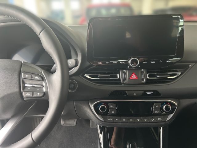 Fahrzeugabbildung Hyundai i30cw Advantage MY25 Plus-Paket NAVI+PDC vorne u