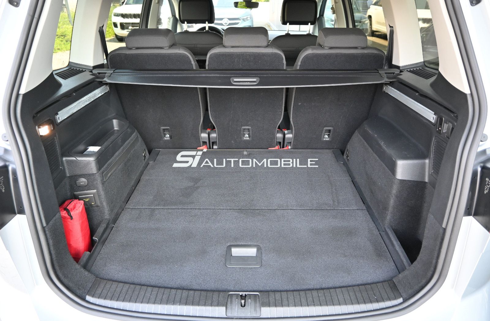 Fahrzeugabbildung Volkswagen Touran 2.0 TDI DSG Highline °ACC°AHK°DYNAUDIO°