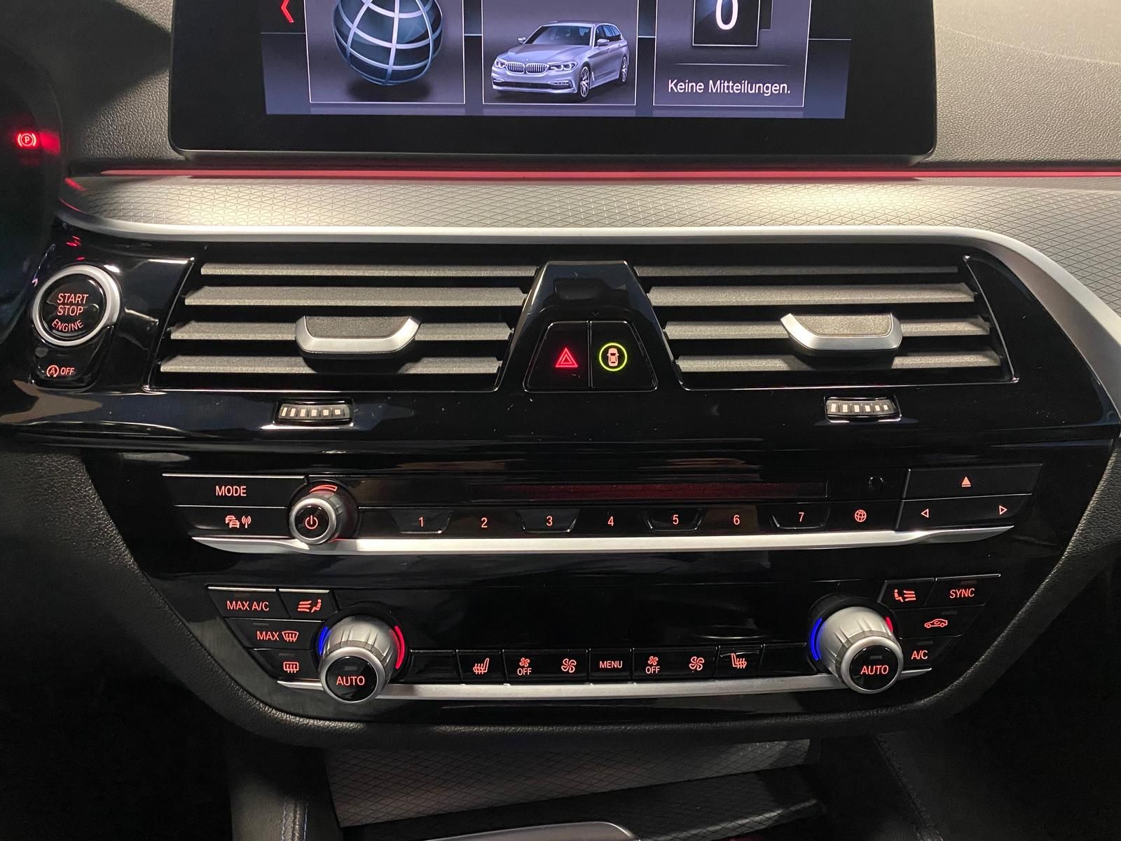 Fahrzeugabbildung BMW 530 3.0 24V 530 d xDrive M-Paket+Sport+LEDER+PDC