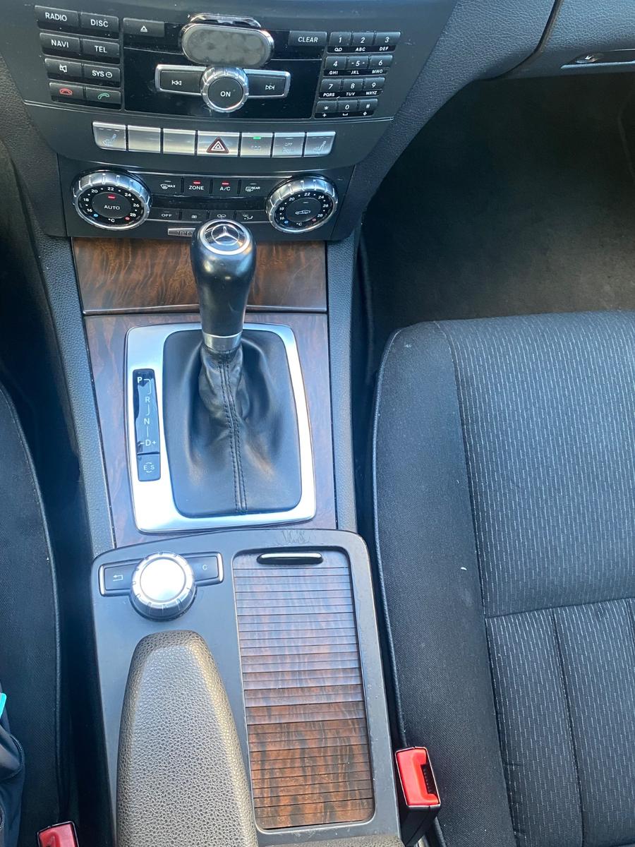Mercedes-Benz C200 2011 — photo 7