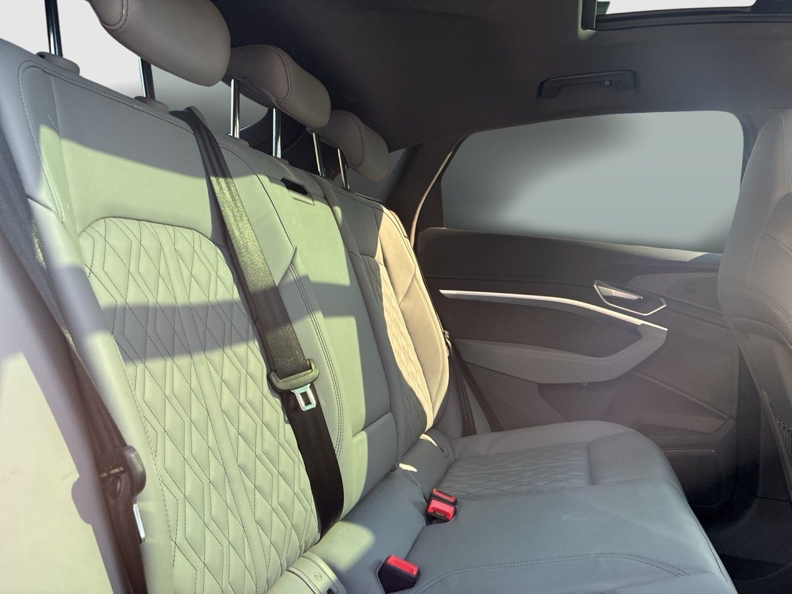 Audi SQ8 e-tron - Bild 17