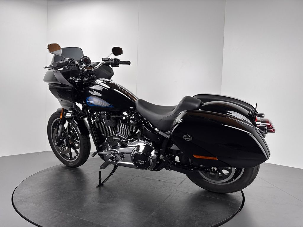 Fahrzeugabbildung Harley-Davidson LOW RIDER ST FXLRST *NEUWERTIG