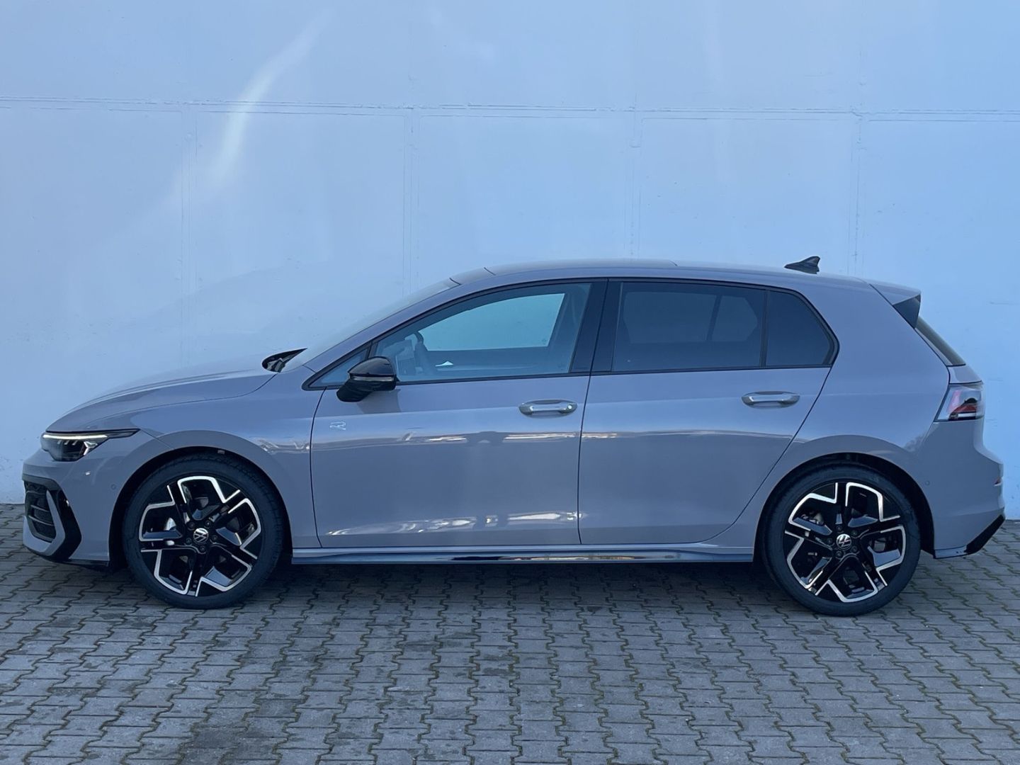 Golf VIII R-Line 2.0TDI DSG H&K/AHK/Pano/HUD/Nav