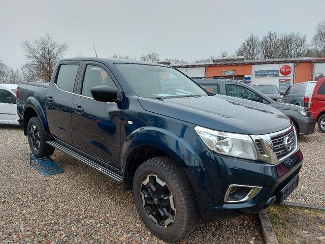 Nissan Navara DC 4x4 S&S AHK Standhz Heckrollo