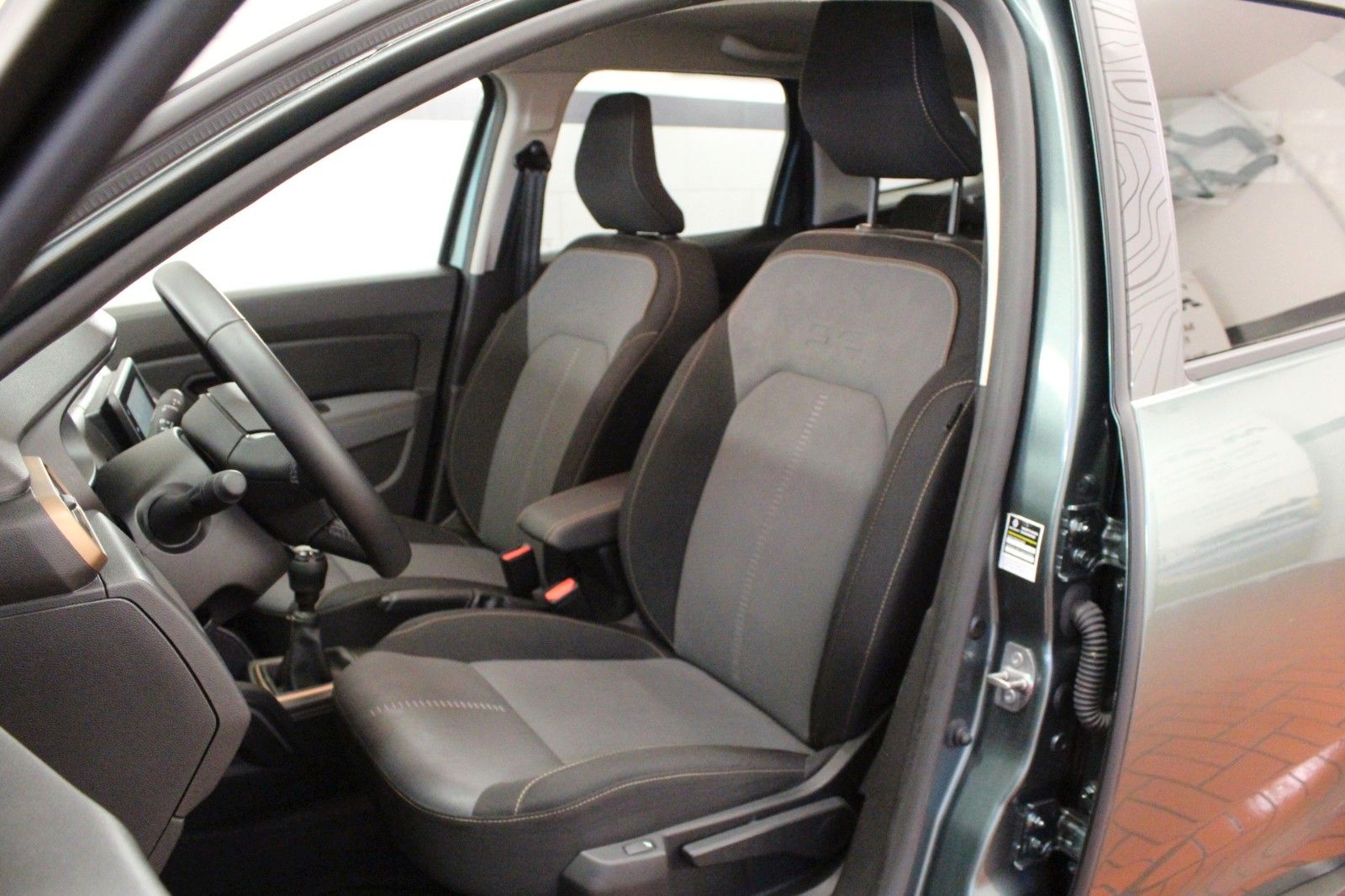 Fahrzeugabbildung Dacia Duster TCe130 Extreme *Navi*Sitzhzg**360 Grad