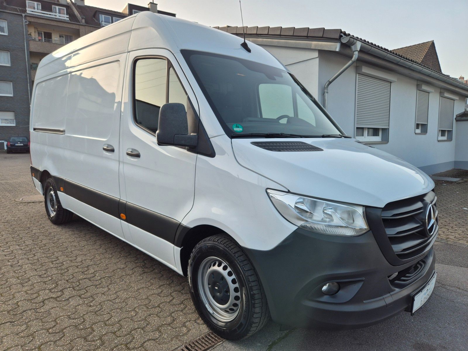 MERCEDES-BENZ Sprinter 314 L2/H2-Kasten*Regale*3 Sitze*