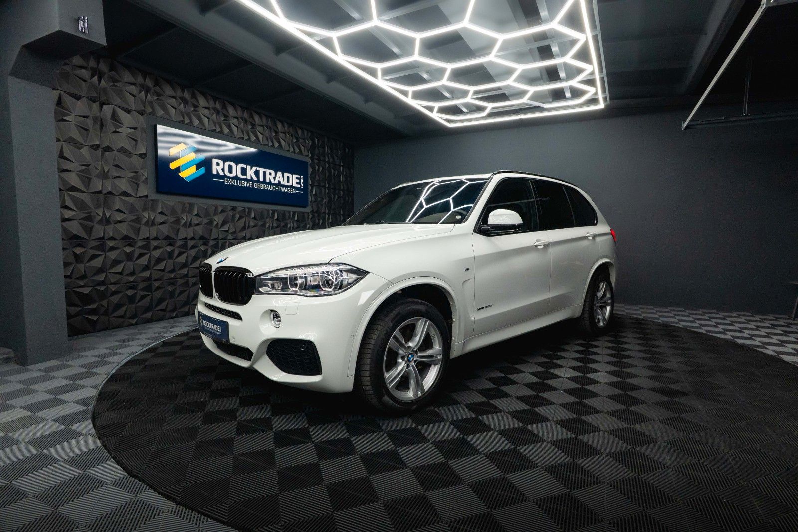 Fahrzeugabbildung BMW X5 xDrive 30d M Sport Shadow Line *ACC*LED*HU*