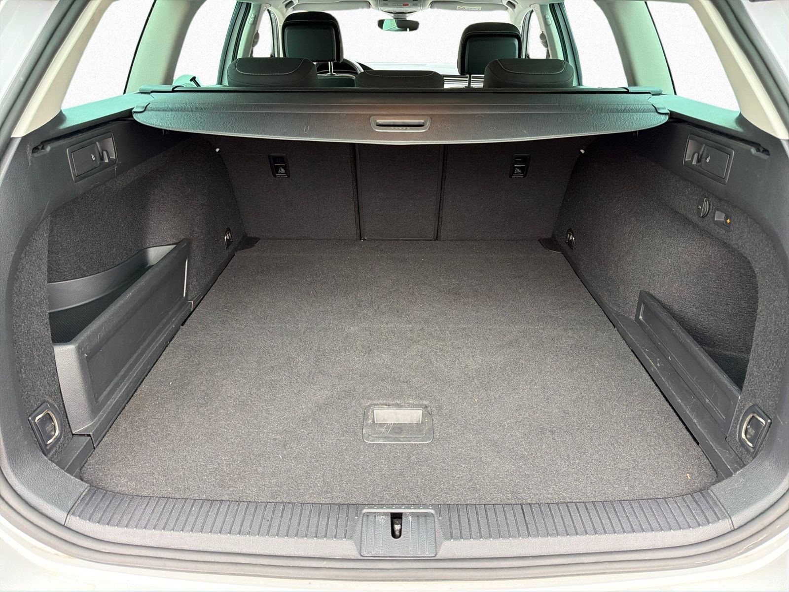 Volkswagen Passat Variant - Bild 9