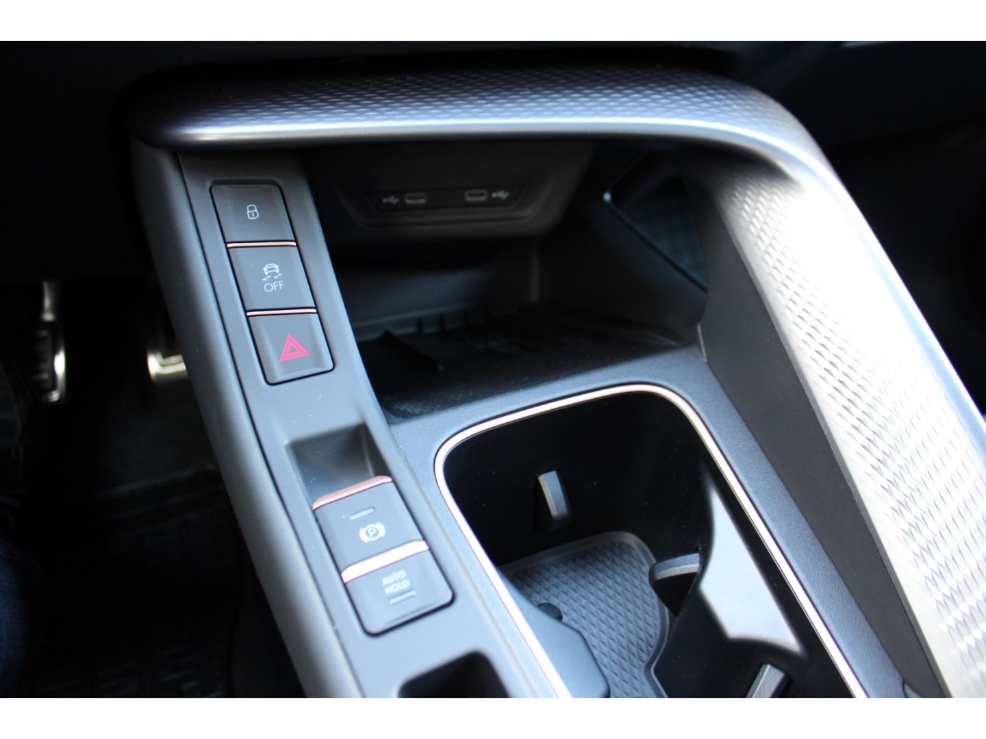 CUPRA Terramar 2.0 TSI 195 kW 4Drive VZ AHK Pano Navi - Image 29
