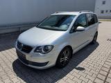 Volkswagen Touran 1.6  Freestyle 7 Sitzer Tempomat AHK SHZ - Volkswagen Touran aus 2010: Freestyle
