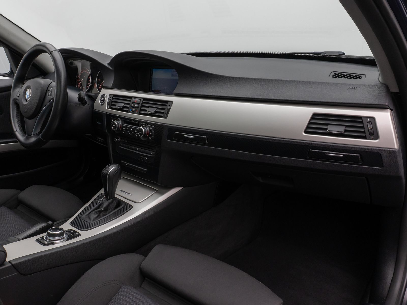 Fahrzeugabbildung BMW 320d PDC Navi Xenon Fernlichtassist Komfort AHK